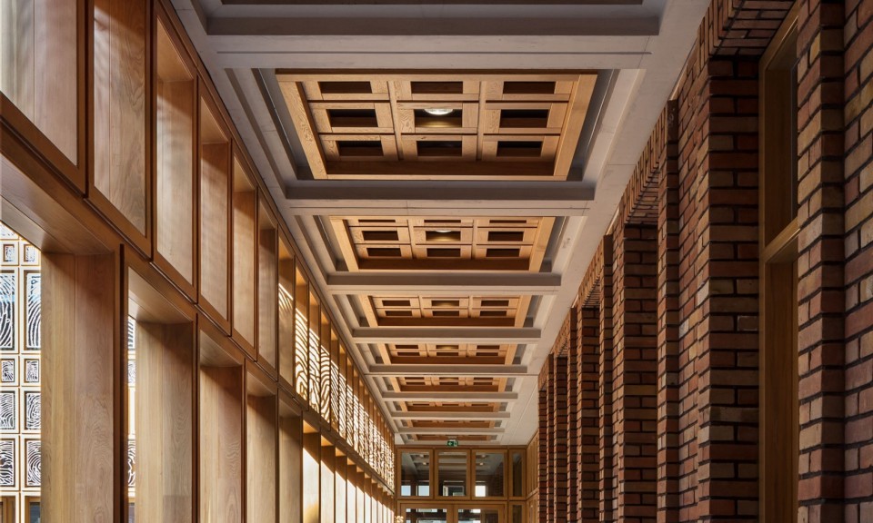 Harryvan Interierbouw | akoestische plafond en wandbekleding (Stadhuiskwartier Deventer) (1)
